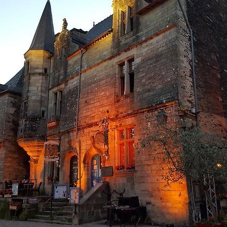 ロシュフォール・アン・テール ラ トゥール ドゥ リヨン Bed & Breakfast エクステリア 写真