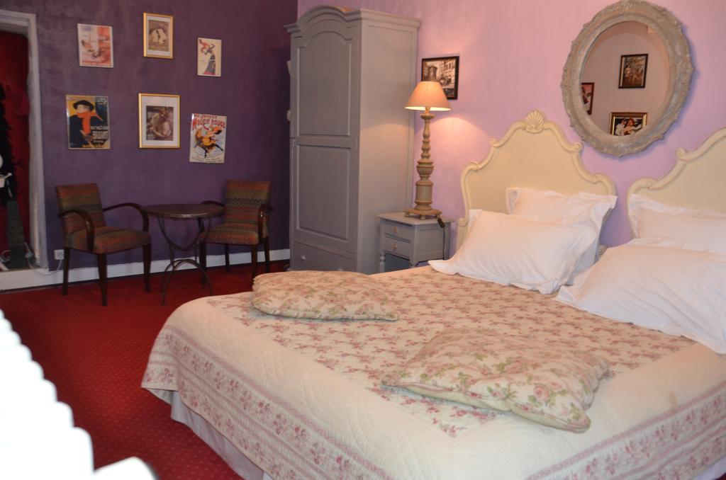 ロシュフォール・アン・テール ラ トゥール ドゥ リヨン Bed & Breakfast エクステリア 写真