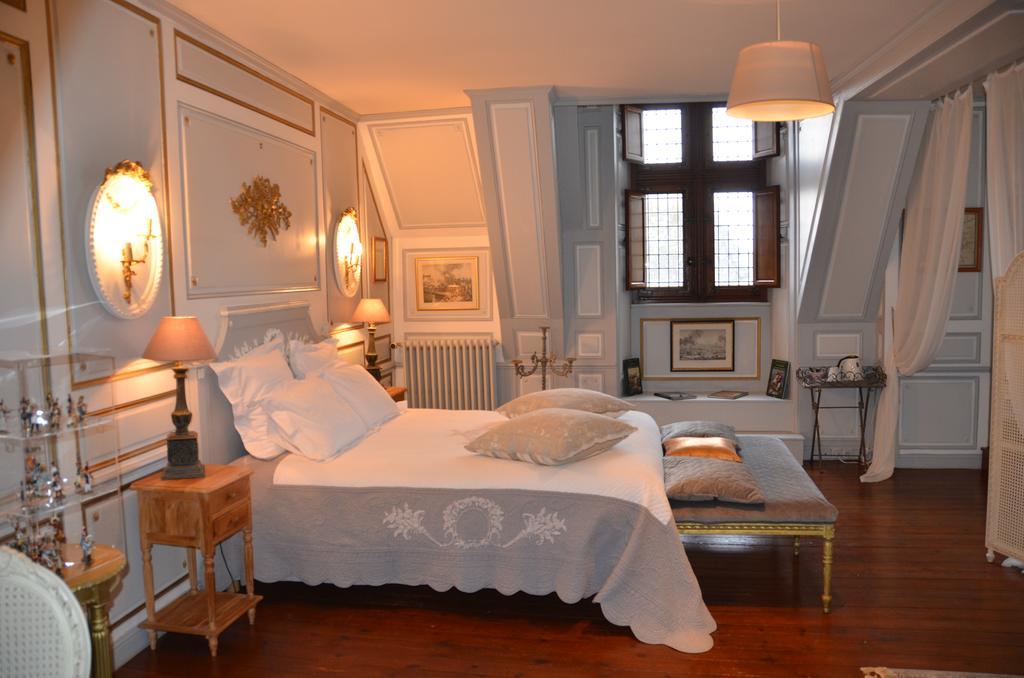 ロシュフォール・アン・テール ラ トゥール ドゥ リヨン Bed & Breakfast エクステリア 写真