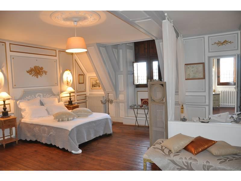 ロシュフォール・アン・テール ラ トゥール ドゥ リヨン Bed & Breakfast エクステリア 写真