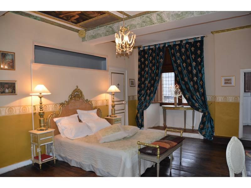 ロシュフォール・アン・テール ラ トゥール ドゥ リヨン Bed & Breakfast エクステリア 写真
